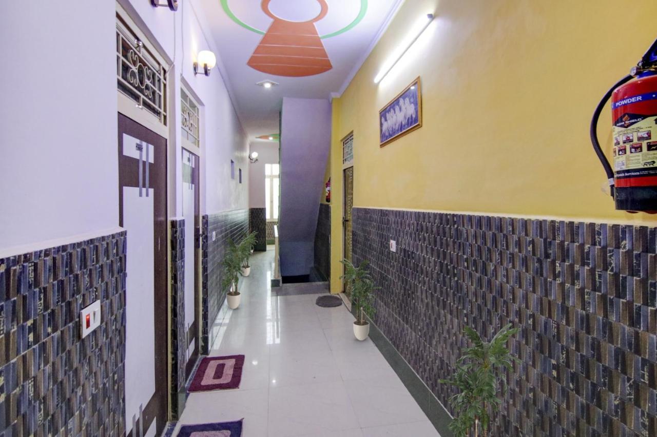 Hotel O S Palace Near Samaypur Badli Metro Station Delhi Zewnętrze zdjęcie